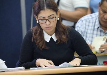MINEC Y UNICAES APOYAN LA INDUSTRIA CON CAPACITACIÓN SOBRE DISEÑO DIGITAL DE CALZADO