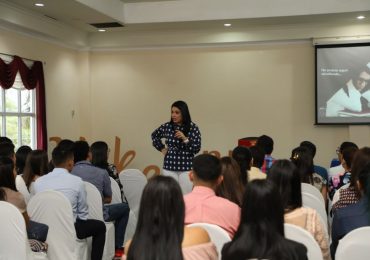 LA COMUNICACIÓN: ACCIÓN ESTRATÉGICA PARA EMPRENDER