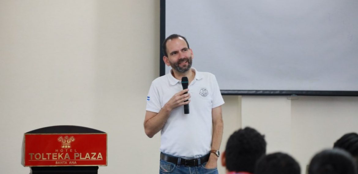 LA COMUNICACIÓN: ACCIÓN ESTRATÉGICA PARA EMPRENDER