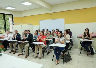 LA FORMACIÓN DOCENTE EN SALUD: HACIA UNA METODOLOGÍA CIENTÍFICA