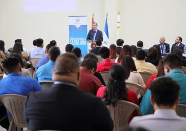 ENTRE TENSIONES Y ALCANCES: LA POLÍTICA DE EL SALVADOR EN DEBATE
