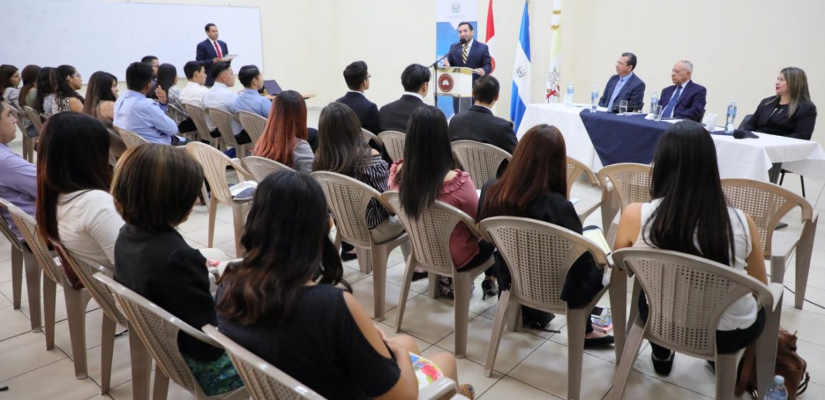 ENTRE TENSIONES Y ALCANCES: LA POLÍTICA DE EL SALVADOR EN DEBATE