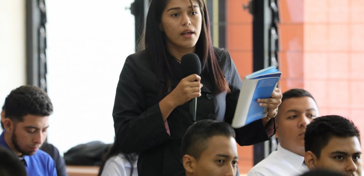 ENTRE TENSIONES Y ALCANCES: LA POLÍTICA DE EL SALVADOR EN DEBATE
