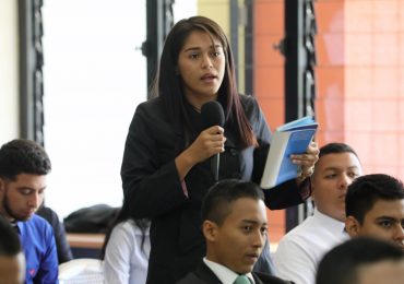 ENTRE TENSIONES Y ALCANCES: LA POLÍTICA DE EL SALVADOR EN DEBATE