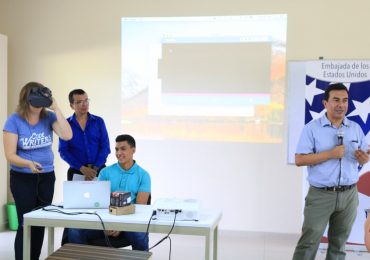 REALIDAD VIRTUAL Y AUMENTADA: TECNOLOGÍA GLOBAL PARA UN APRENDIZAJE LOCAL