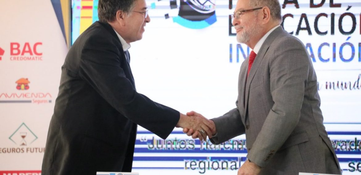 ACUERDO ENTRE LA SSF Y UNICAES PERMITIRÁ PRÁCTICAS PROFESIONALES PARA LOS ESTUDIANTES
