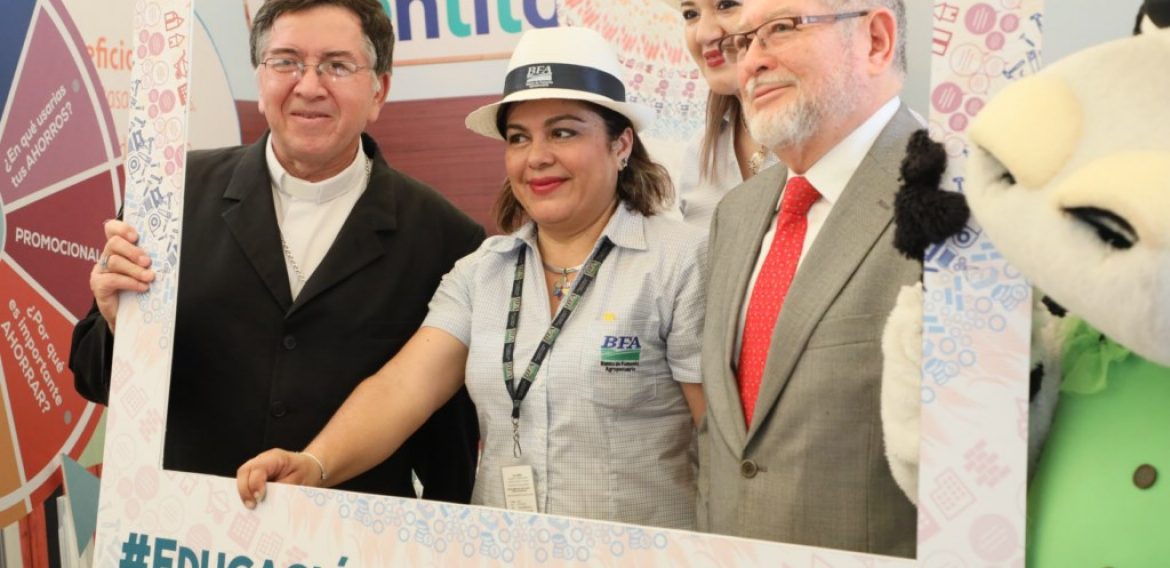 ACUERDO ENTRE LA SSF Y UNICAES PERMITIRÁ PRÁCTICAS PROFESIONALES PARA LOS ESTUDIANTES
