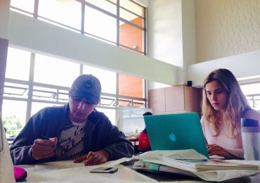 ESTUDIANTES UNICAES DESTACAN EN CÁTEDRA JORGE MONTES, GUATEMALA