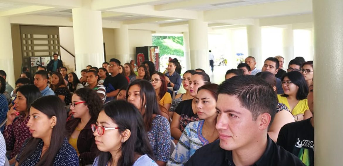 PROFESORES DE EEUU FACILITAN OPORTUNIDAD DE INTERCAMBIO ACADÉMICO CON UNICAES