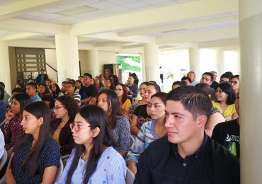 PROFESORES DE EEUU FACILITAN OPORTUNIDAD DE INTERCAMBIO ACADÉMICO CON UNICAES