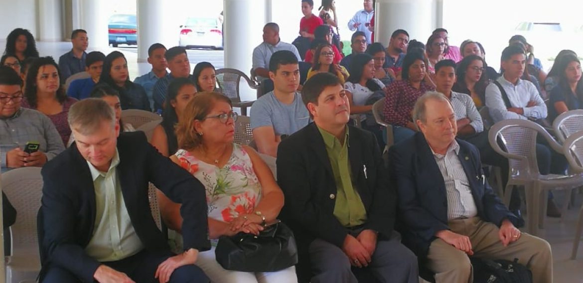 PROFESORES DE EEUU FACILITAN OPORTUNIDAD DE INTERCAMBIO ACADÉMICO CON UNICAES