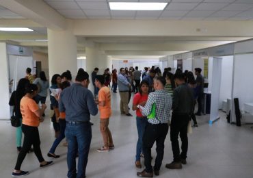 OPORTUNIDAD Y EMPRENDIMIENTO: RESULTADOS II FERIA DE EMPLEO UNICAES