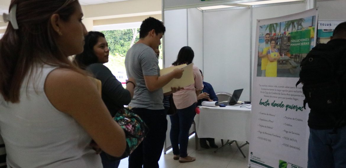 OPORTUNIDAD Y EMPRENDIMIENTO: RESULTADOS II FERIA DE EMPLEO UNICAES