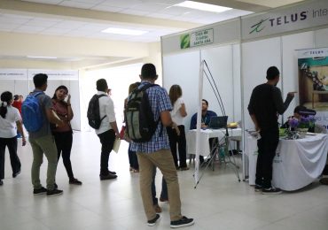 OPORTUNIDAD Y EMPRENDIMIENTO: RESULTADOS II FERIA DE EMPLEO UNICAES
