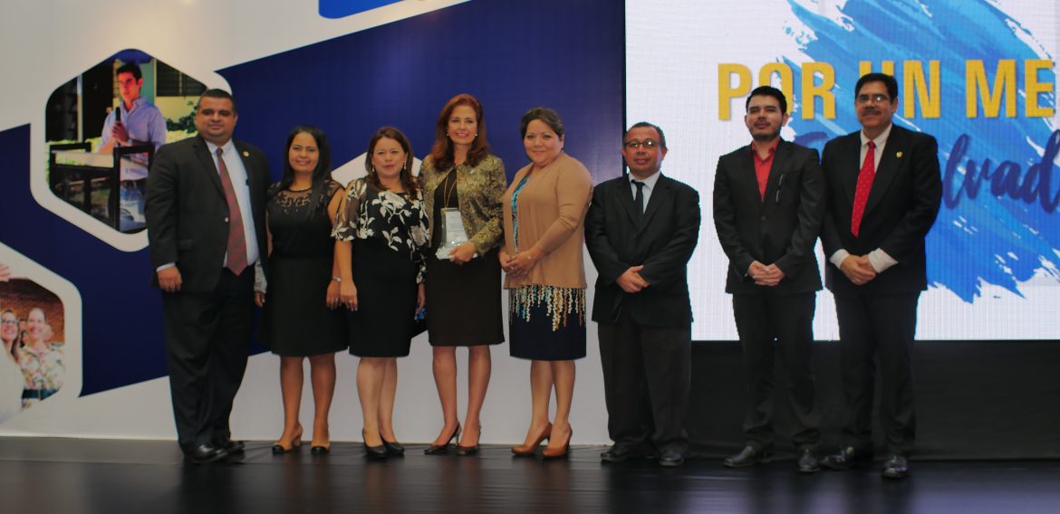 COC UNICAES: PIONEROS EN LA ORIENTACIÓN VOCACIONAL EN CENTROAMÉRICA