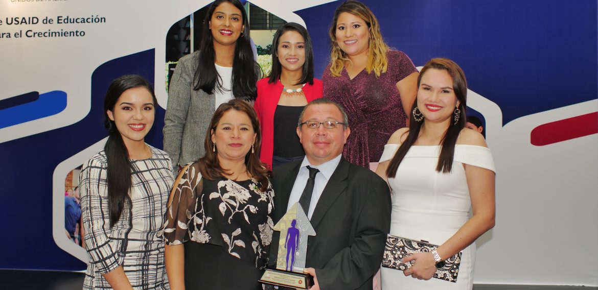 COC UNICAES: PIONEROS EN LA ORIENTACIÓN VOCACIONAL EN CENTROAMÉRICA