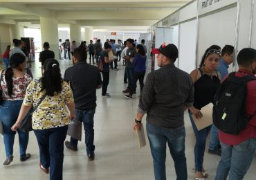 OPORTUNIDAD Y EMPRENDIMIENTO: RESULTADOS II FERIA DE EMPLEO UNICAES