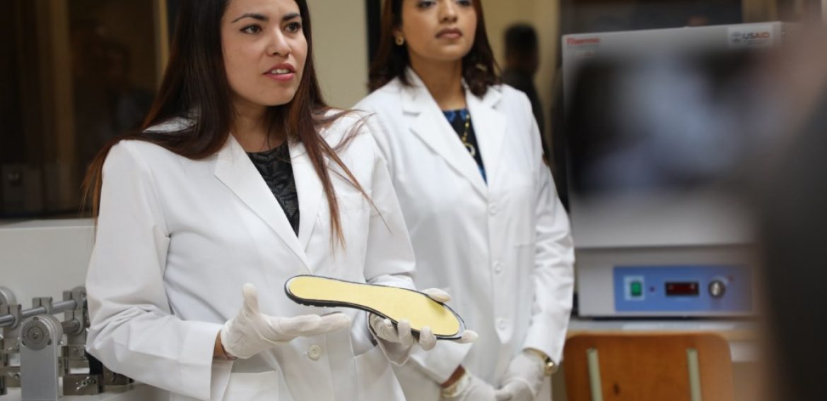 UNICAES INNOVA EN LA INDUSTRIA: LANZAMIENTO DEL PRIMER LABORATORIO DE CALZADO