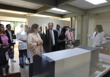 UNICAES INNOVA EN LA INDUSTRIA: LANZAMIENTO DEL PRIMER LABORATORIO DE CALZADO