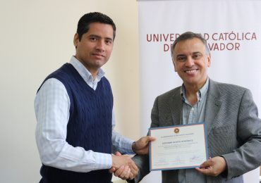 UN RECONOCIMIENTO POR COMPARTIR EL CONOCIMIENTO