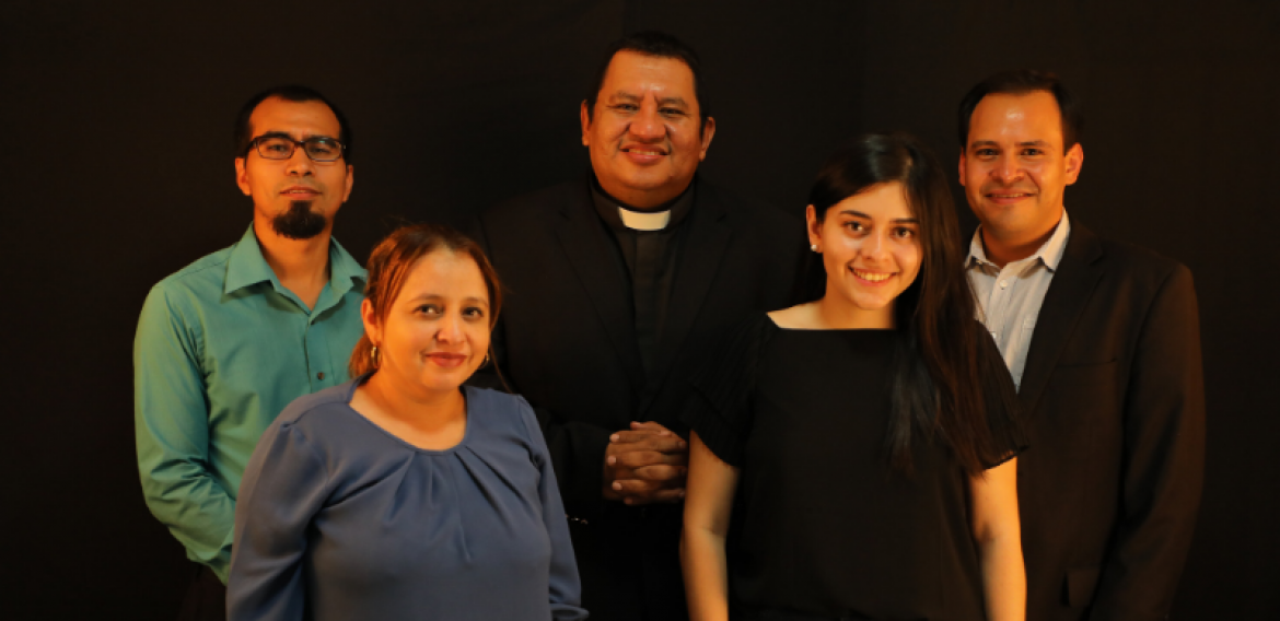 UNICAES COLABORA EN ACTUALIZACIÓN DE PÁGINA WEB DE CONFERENCIA EPISCOPAL DE EL SALVADOR