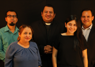 UNICAES COLABORA EN ACTUALIZACIÓN DE PÁGINA WEB DE CONFERENCIA EPISCOPAL DE EL SALVADOR