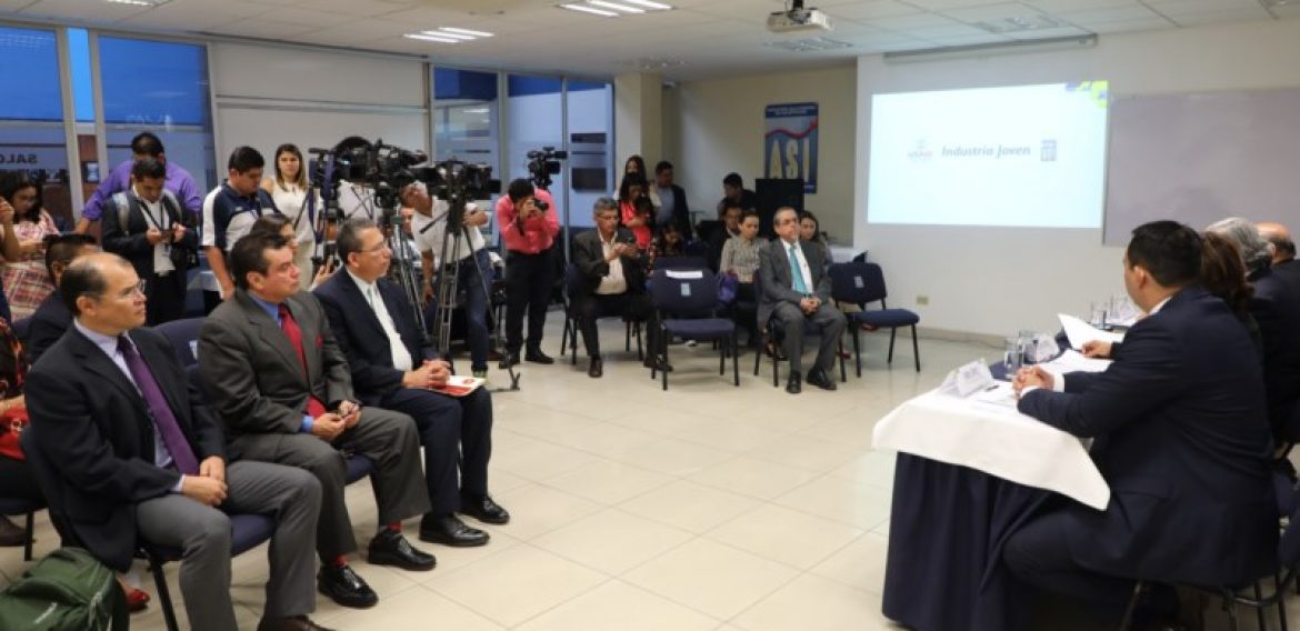 UNICAES participa en convocatoria para jóvenes emprendedores industriales