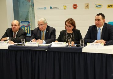 UNICAES participa en convocatoria para jóvenes emprendedores industriales