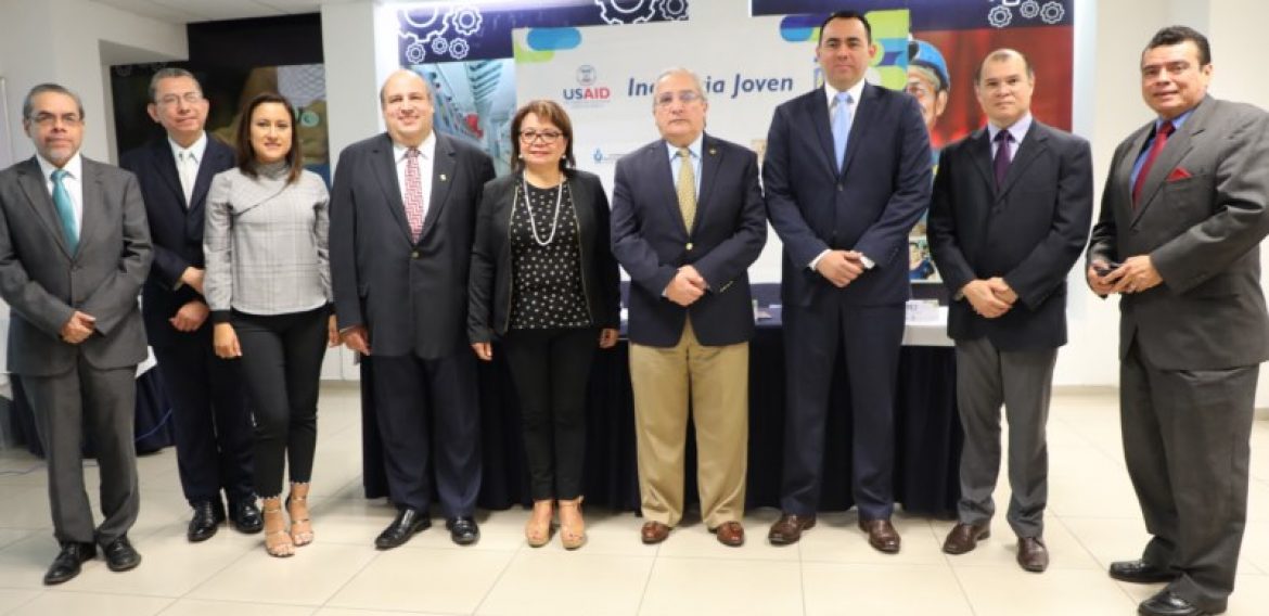 UNICAES participa en convocatoria para jóvenes emprendedores industriales
