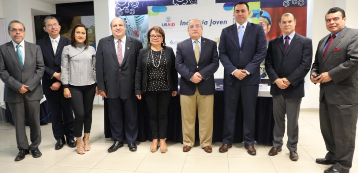 UNICAES participa en convocatoria para jóvenes emprendedores industriales