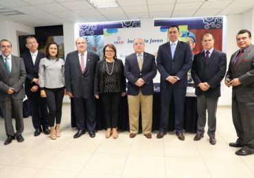 UNICAES participa en convocatoria para jóvenes emprendedores industriales