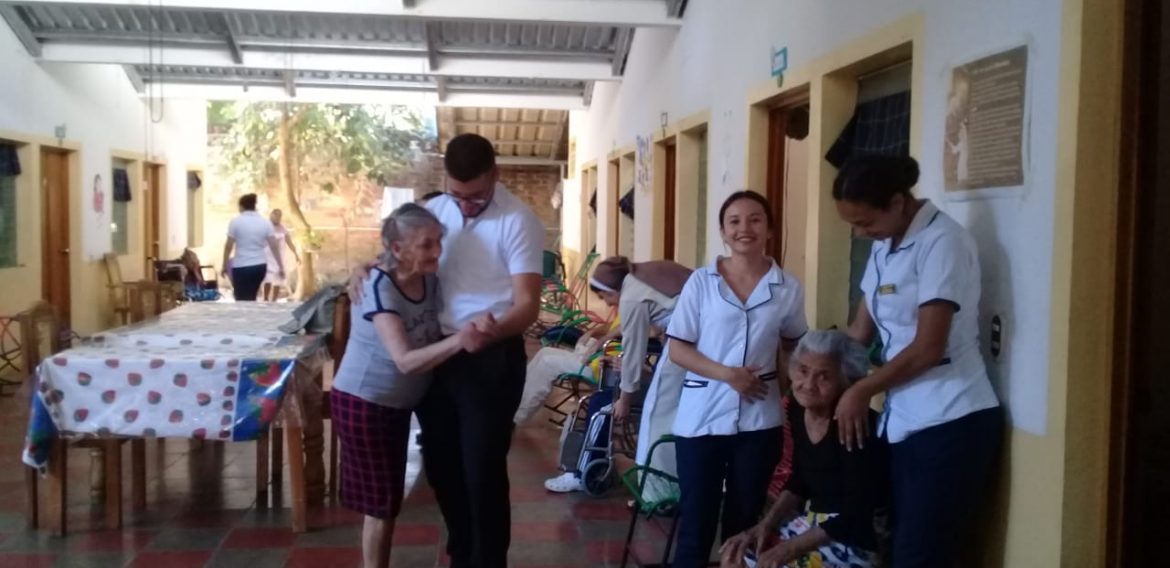 “Gratis habéis recibido; dad gratis” (Mt 10,8)