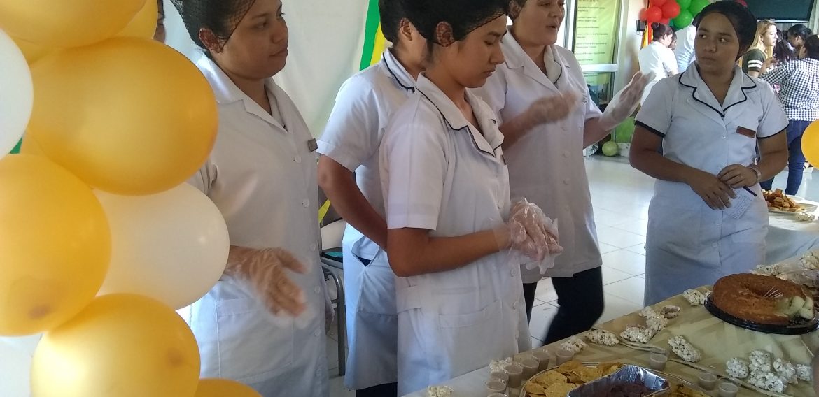 FERIA DE NUTRICIÓN EXPONE VALOR PREVENTIVO DE UNA ALIMENTACIÓN EQUILIBRADA