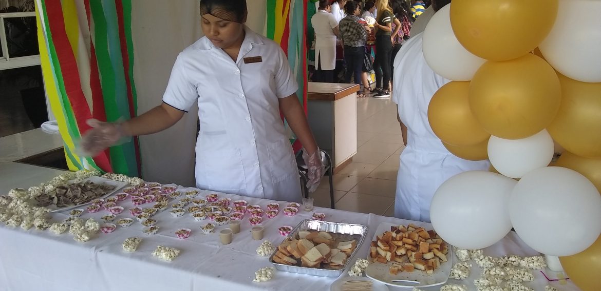 FERIA DE NUTRICIÓN EXPONE VALOR PREVENTIVO DE UNA ALIMENTACIÓN EQUILIBRADA