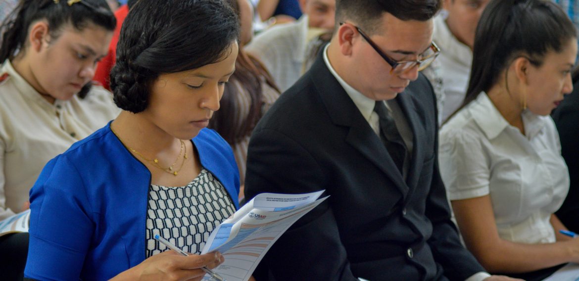 FERIA DE OPORTUNIDADES: EL PRIMER CONTACTO CON EL MUNDO LABORAL