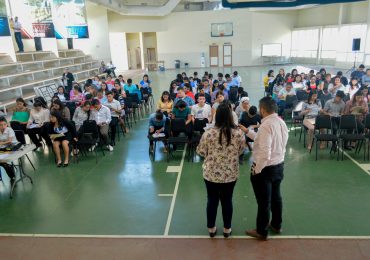 FERIA DE OPORTUNIDADES: EL PRIMER CONTACTO CON EL MUNDO LABORAL