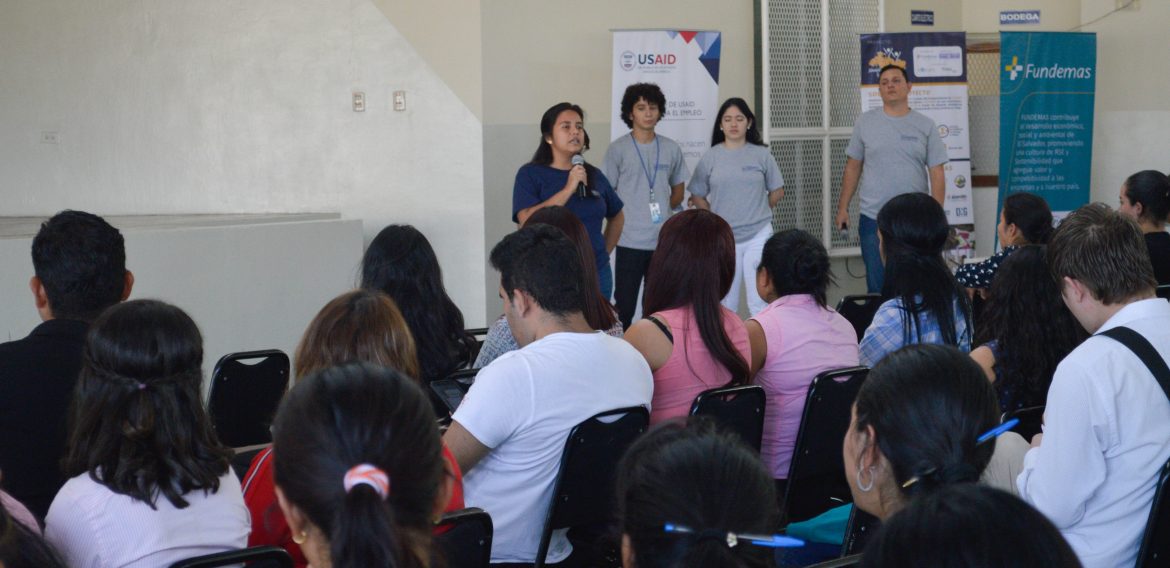FERIA DE OPORTUNIDADES: EL PRIMER CONTACTO CON EL MUNDO LABORAL