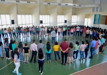 FERIA DE OPORTUNIDADES: EL PRIMER CONTACTO CON EL MUNDO LABORAL