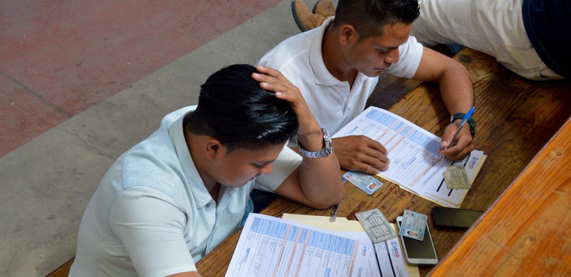 FERIA DE OPORTUNIDADES: EL PRIMER CONTACTO CON EL MUNDO LABORAL