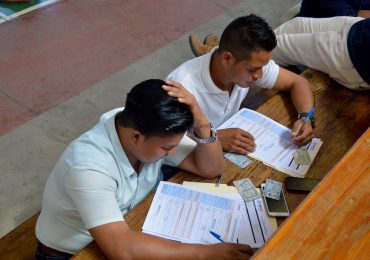 FERIA DE OPORTUNIDADES: EL PRIMER CONTACTO CON EL MUNDO LABORAL