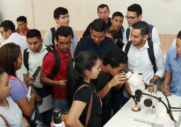 SOBRE HONGOS, BACTERIAS Y VIRUS: UNA VISITA TÉCNICA AGRONÓMICA