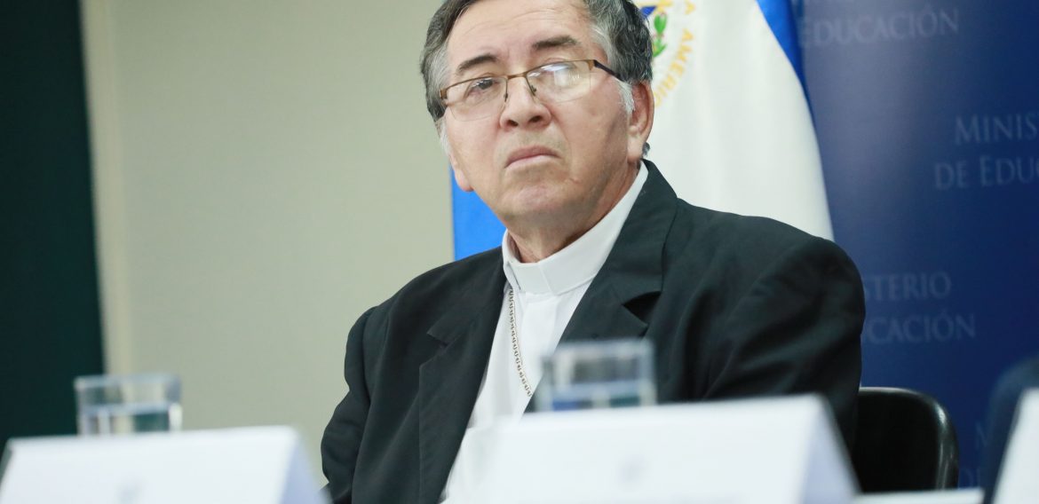 UNICAES RECIBE RECONOCIMIENTO A LA CALIDAD ACADÉMICA