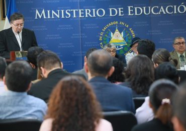 UNICAES RECIBE RECONOCIMIENTO A LA CALIDAD ACADÉMICA