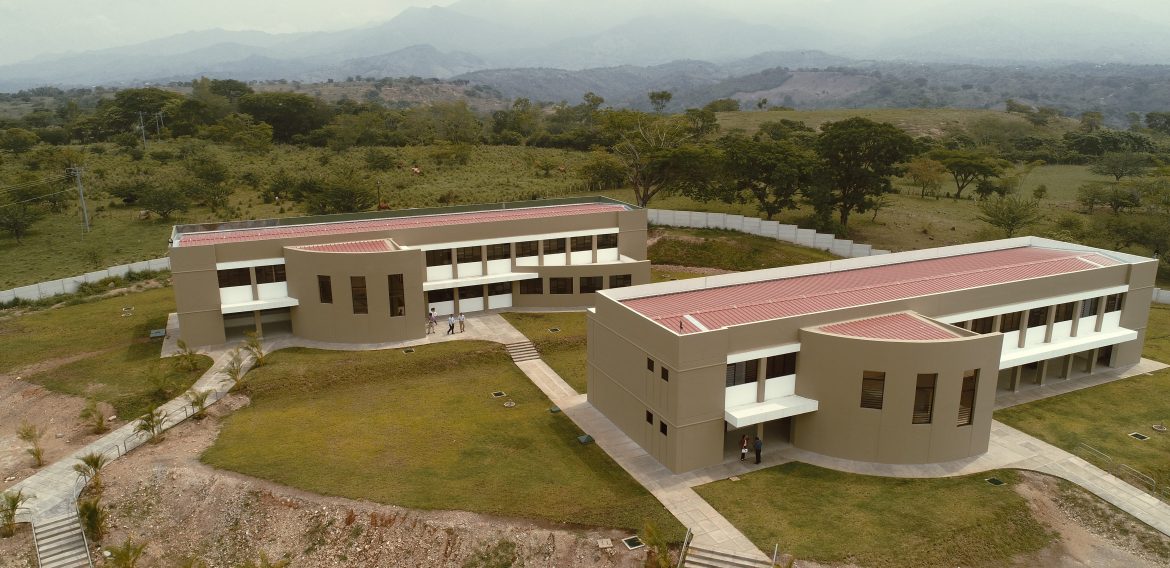UNICAES INAUGURA EL CENTRO REGIONAL DE METAPÁN