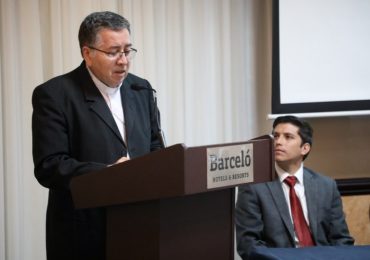 UNICAES IMPARTE EL PRIMER POSGRADO EN MICROECONOMÍA DE LA COMPETITIVIDAD, EN EL SALVADOR