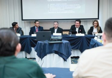 UNICAES IMPARTE EL PRIMER POSGRADO EN MICROECONOMÍA DE LA COMPETITIVIDAD, EN EL SALVADOR