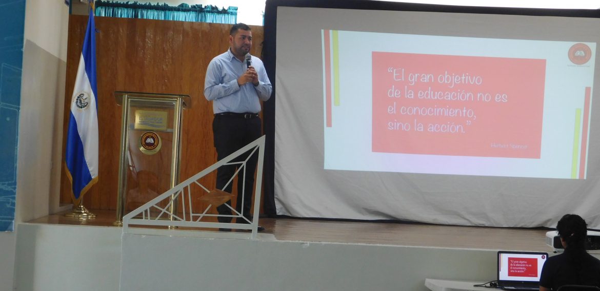 UNICAES CRI CELEBRA II FERIA DEL LIBRO CON CONCURSO DE CUENTOS