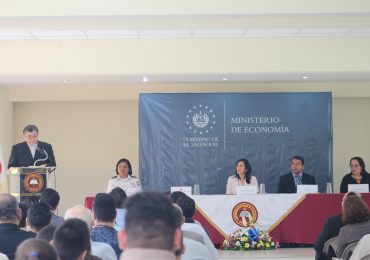 Primer Laboratorio de Calzado de Centroamérica en UNICAES