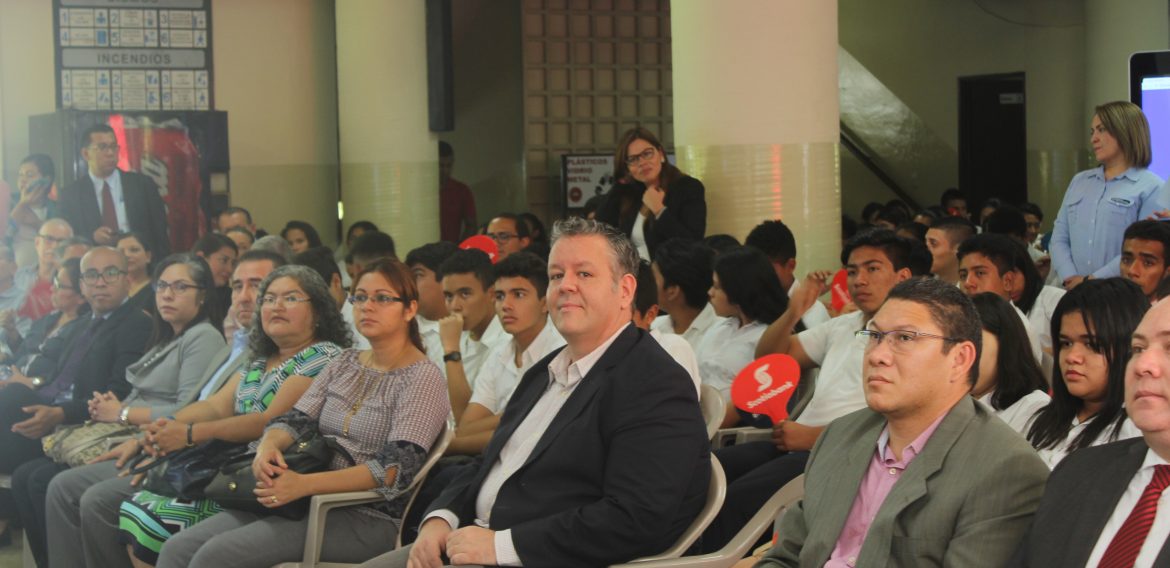 UNICAES, sede del conocimiento financiero en el occidente del país