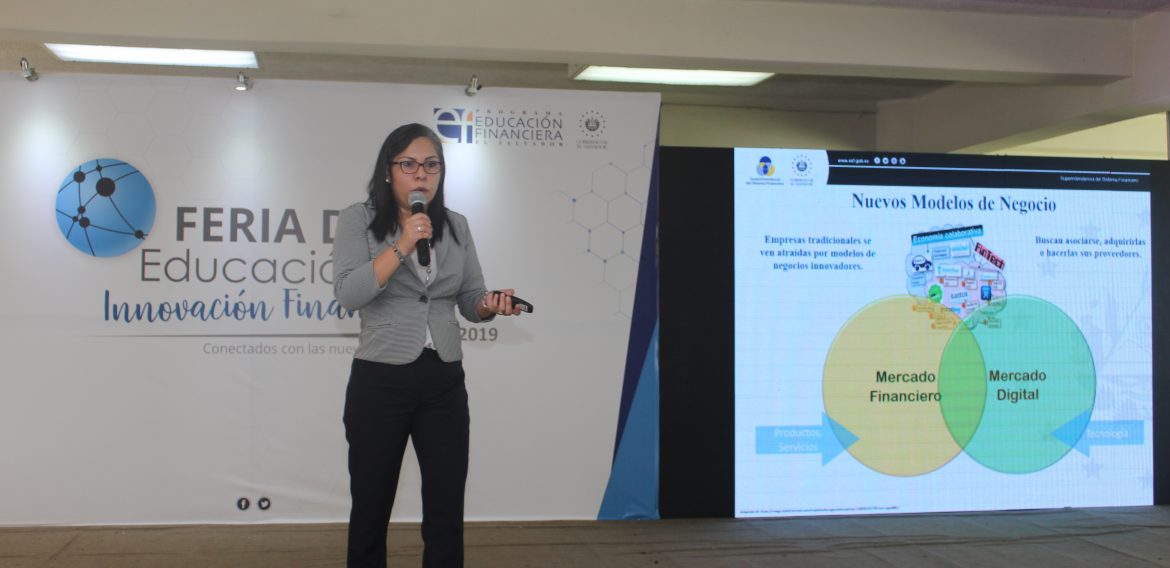 UNICAES, sede del conocimiento financiero en el occidente del país